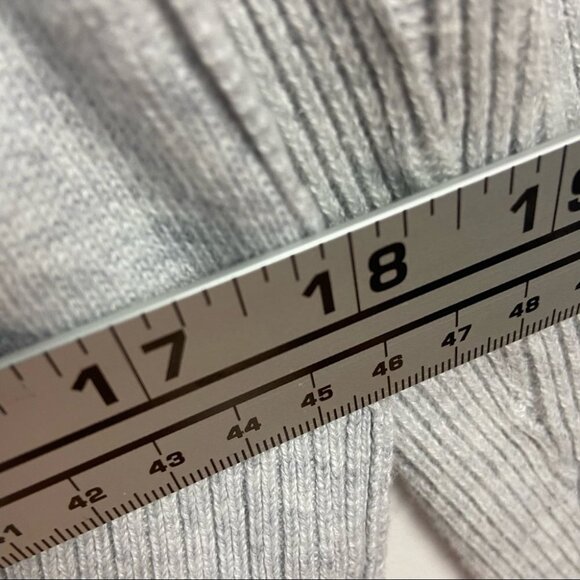 Athleta Silk Light Heatehred Grey Highlands Crossback Sweater Size XXS Soft Knit - Picture 13 of 15